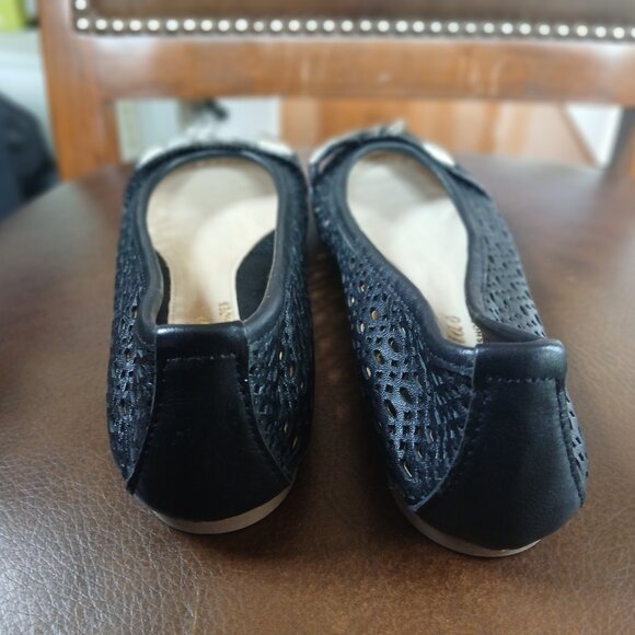 Smart leather flats. - Picture 6 of 8